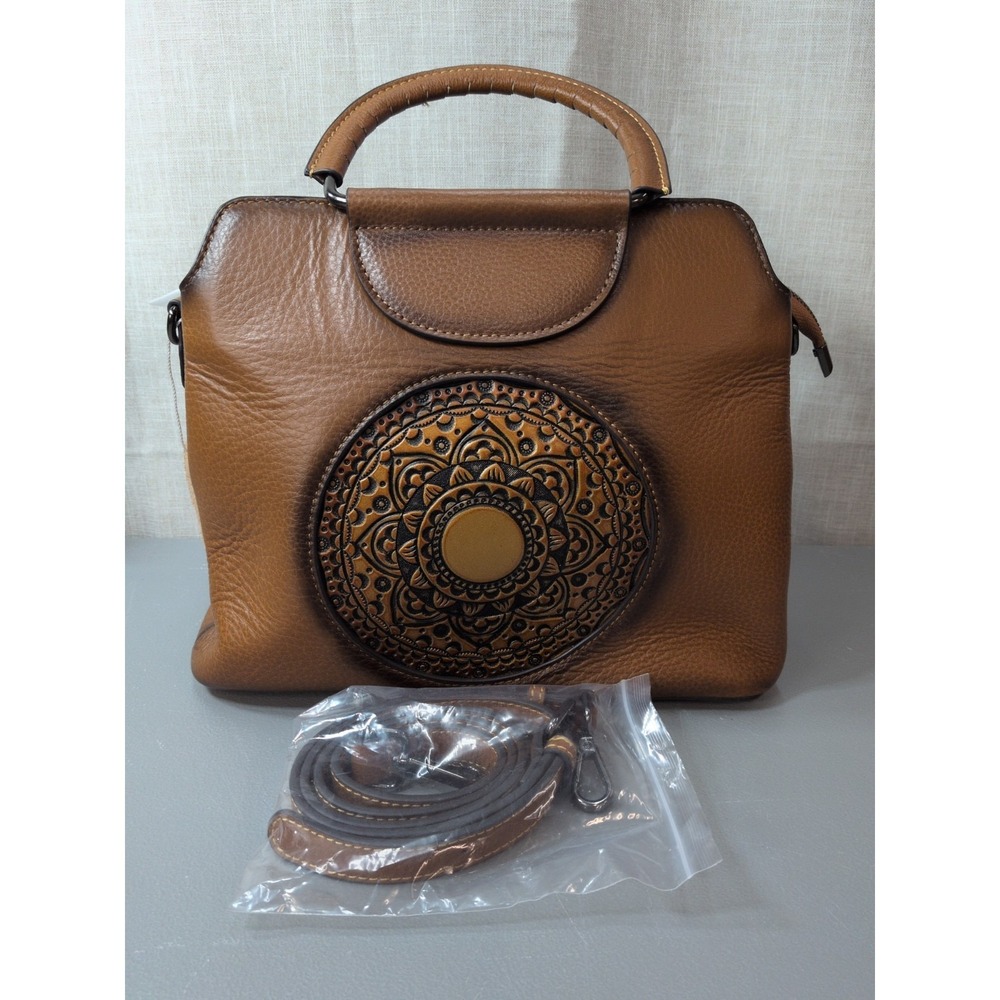 Leather Purse‎ With Medallion Design NEW With Crossbody Strap